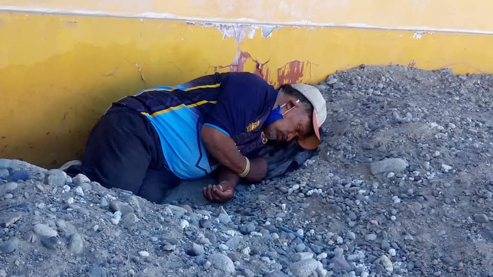 Ebrio que estaba dormido fue confundido con víctima mortal del coronavirus en el cercado de Tacna