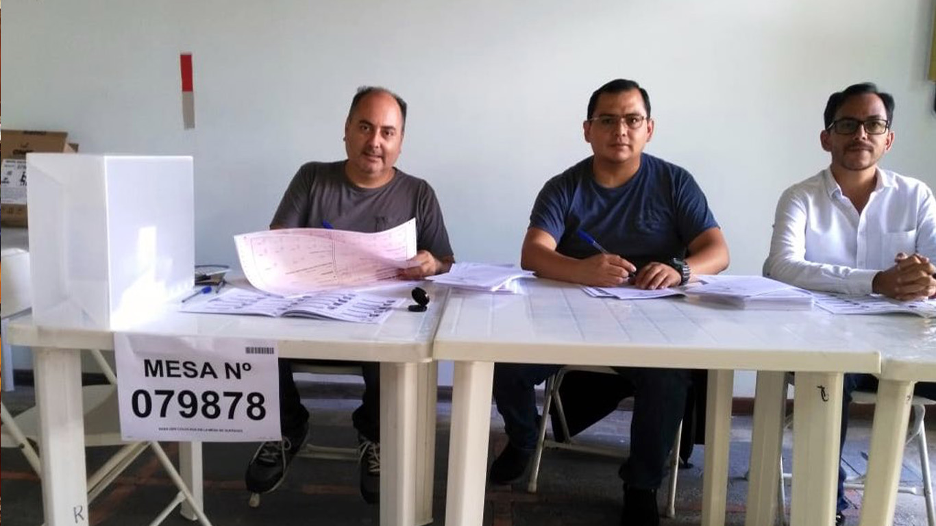 Congreso aprobó la creación del distrito electoral de peruanos en el exterior
