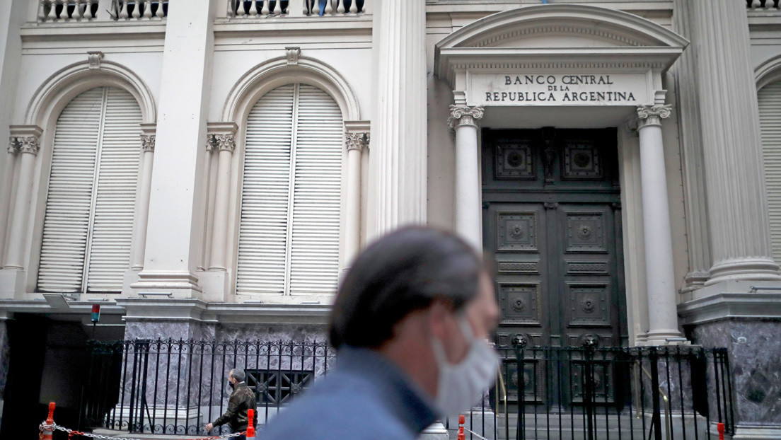 Argentina sale del default selectivo tras renegociar su deuda