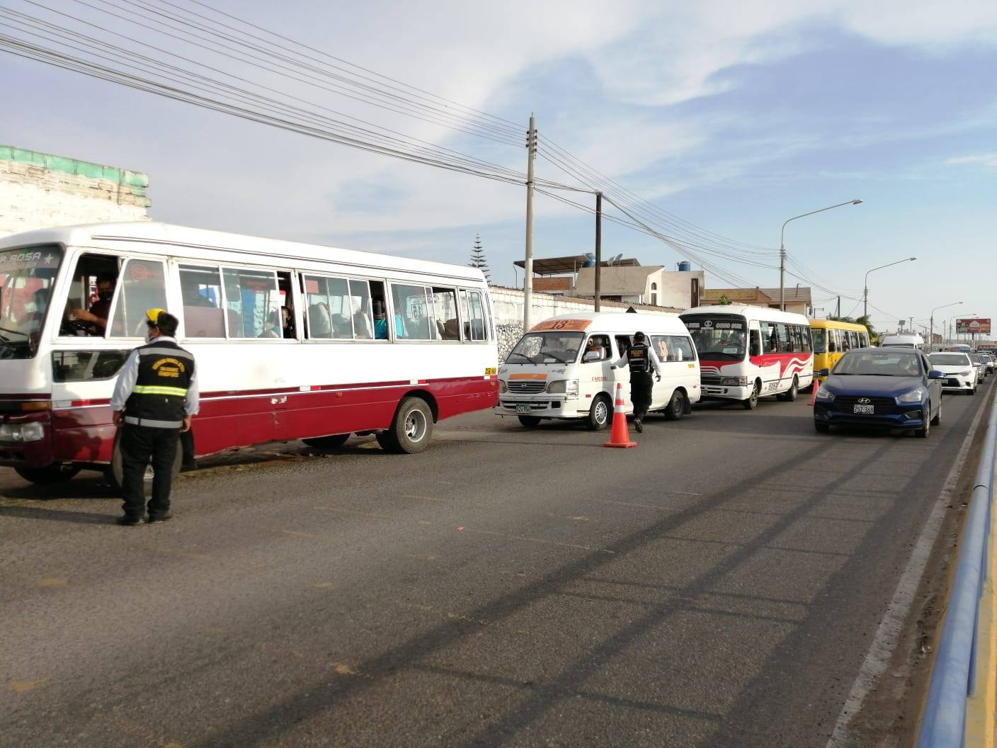 Municipalidad de Tacna empezó a multar a conductores que no exijan el uso de protector facial a pasajeros