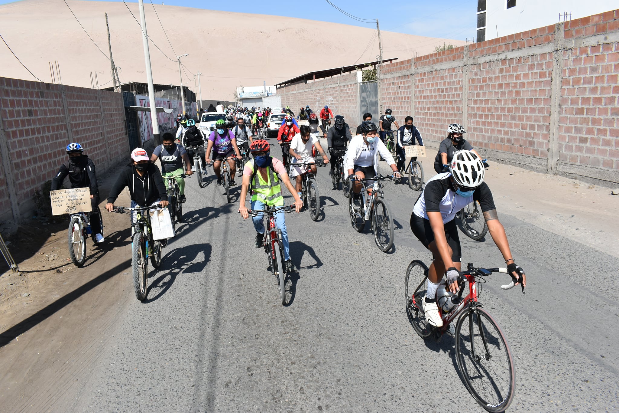 Más de 200 ciclistas participaron de bicicleteada Masa Crítica en Tacna
