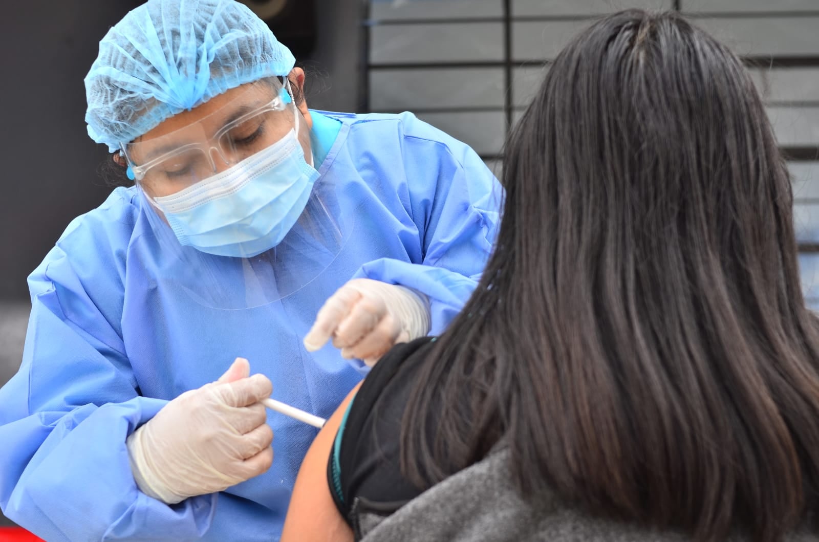 Embarazadas con más de 12 semanas podrán vacunarse contra la COVID-19 en Tacna