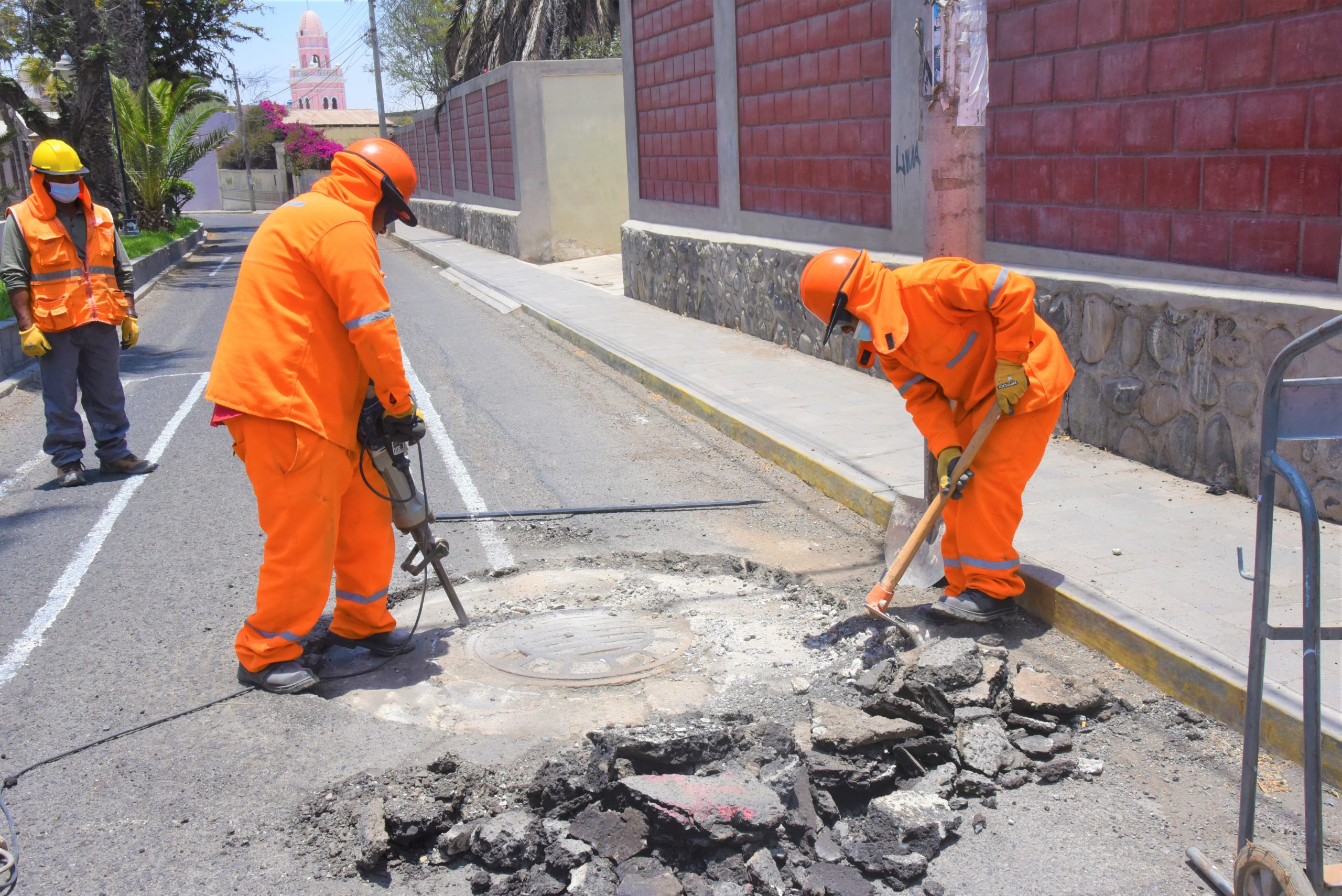 Tacna: Por levantamiento de buzones continúa cierre de tramos de Av. Bolognesi