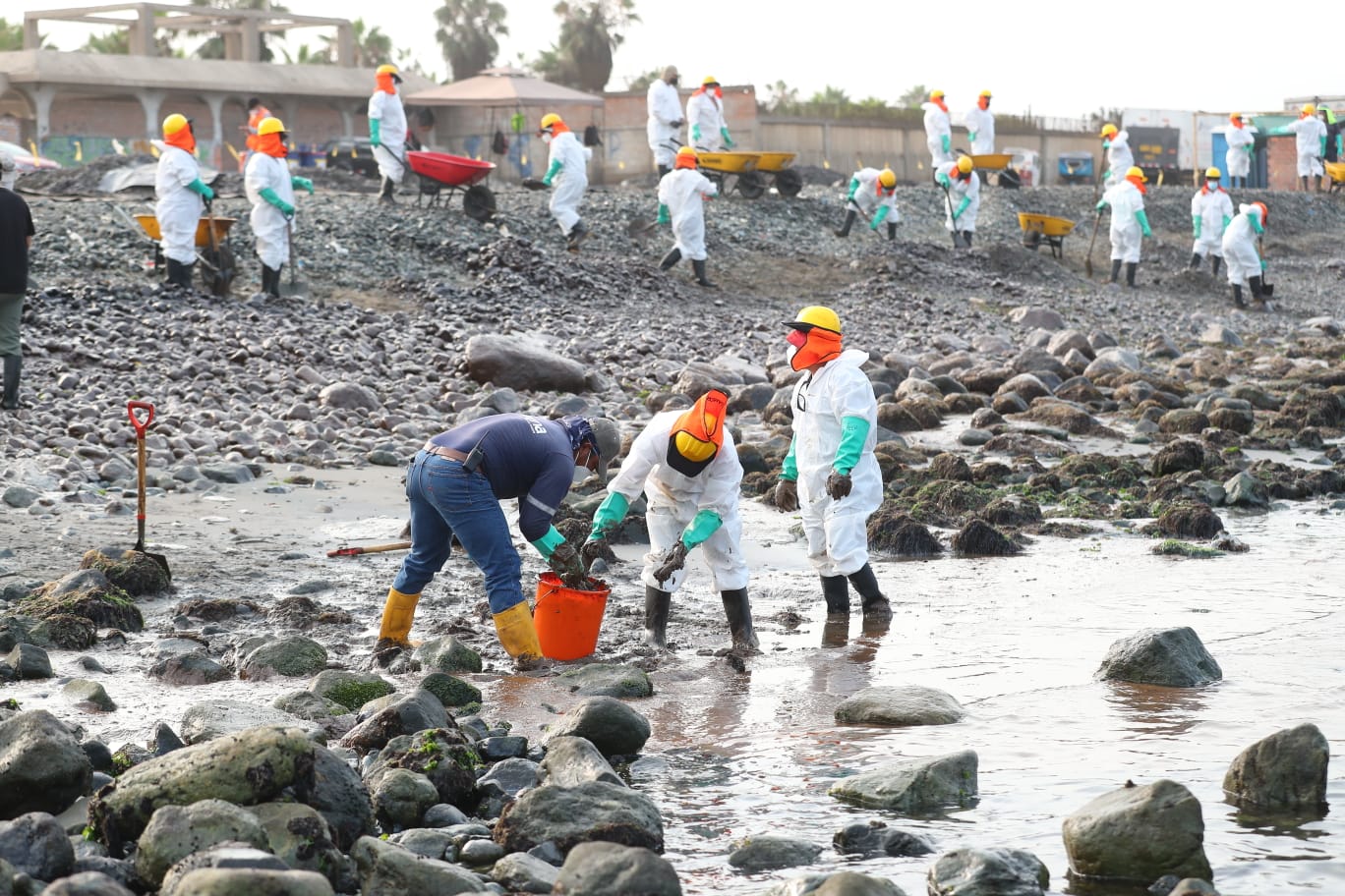 Ministro del Ambiente: “Petróleo derramado por Repsol llega hasta las costas de Chancay”