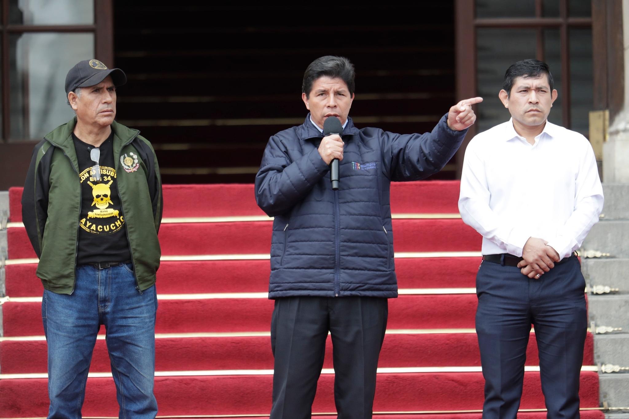 Licenciados reservistas acudieron a Palacio de Gobierno para reunión con Pedro Castillo