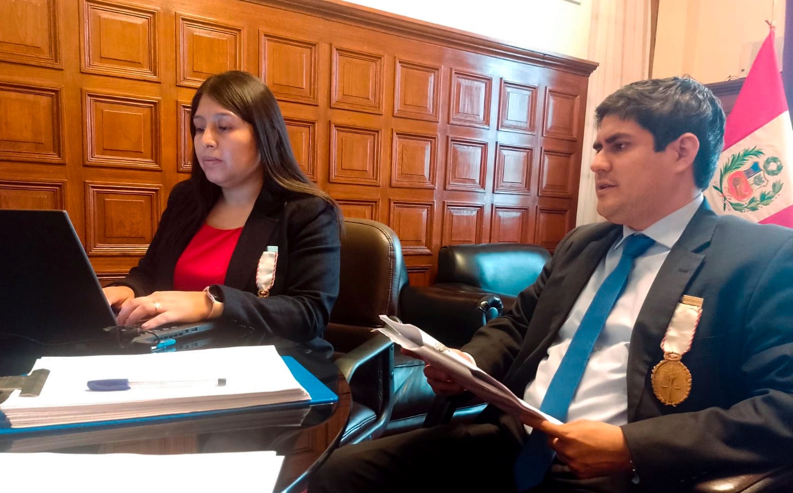 Docentes peruanos reciben aumento salarial de S/ 220