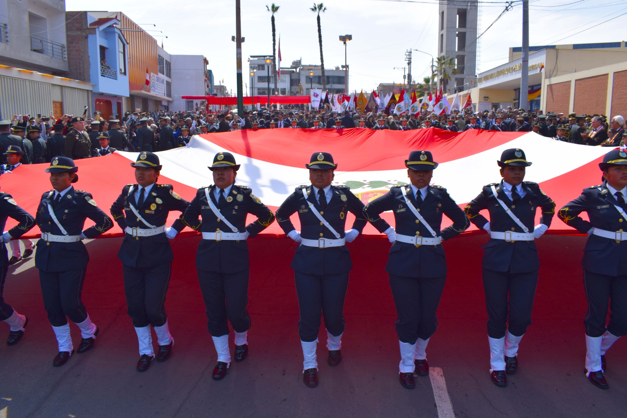 Con fervor patriótico se inicia la Procesión de la Bandera en el 95° aniversario de la reincorporación de Tacna