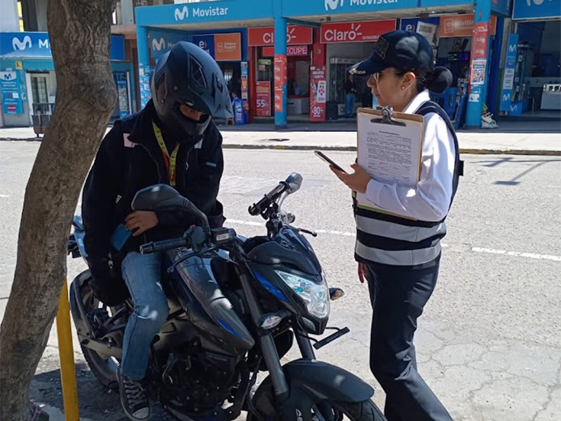 Congreso aprueba proyecto para sancionar con cárcel a quienes conduzcan moto sin brevete Congreso aprueba proyecto para sancionar con cárcel a quienes conduzcan moto sin brevete